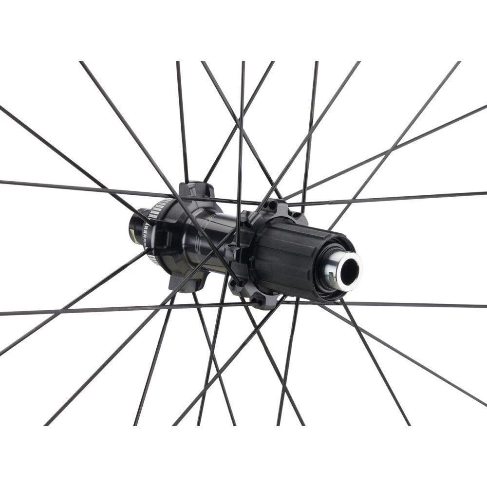Shimano Road Carbon Wheelset | Ultegra WH-R8170-C60-TL for 11/12-Speed