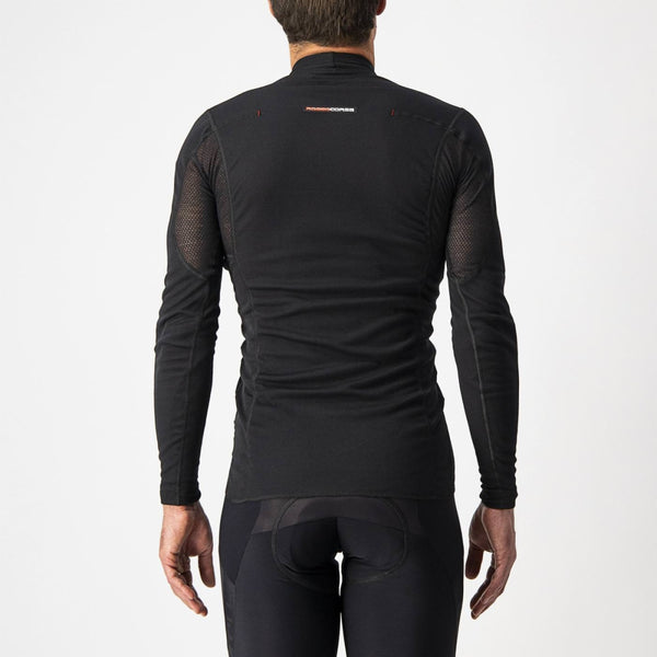 Castelli Flanders Warm Long Sleeve base layer in black, designed for winter cycling, made of moisture-wicking fabric.