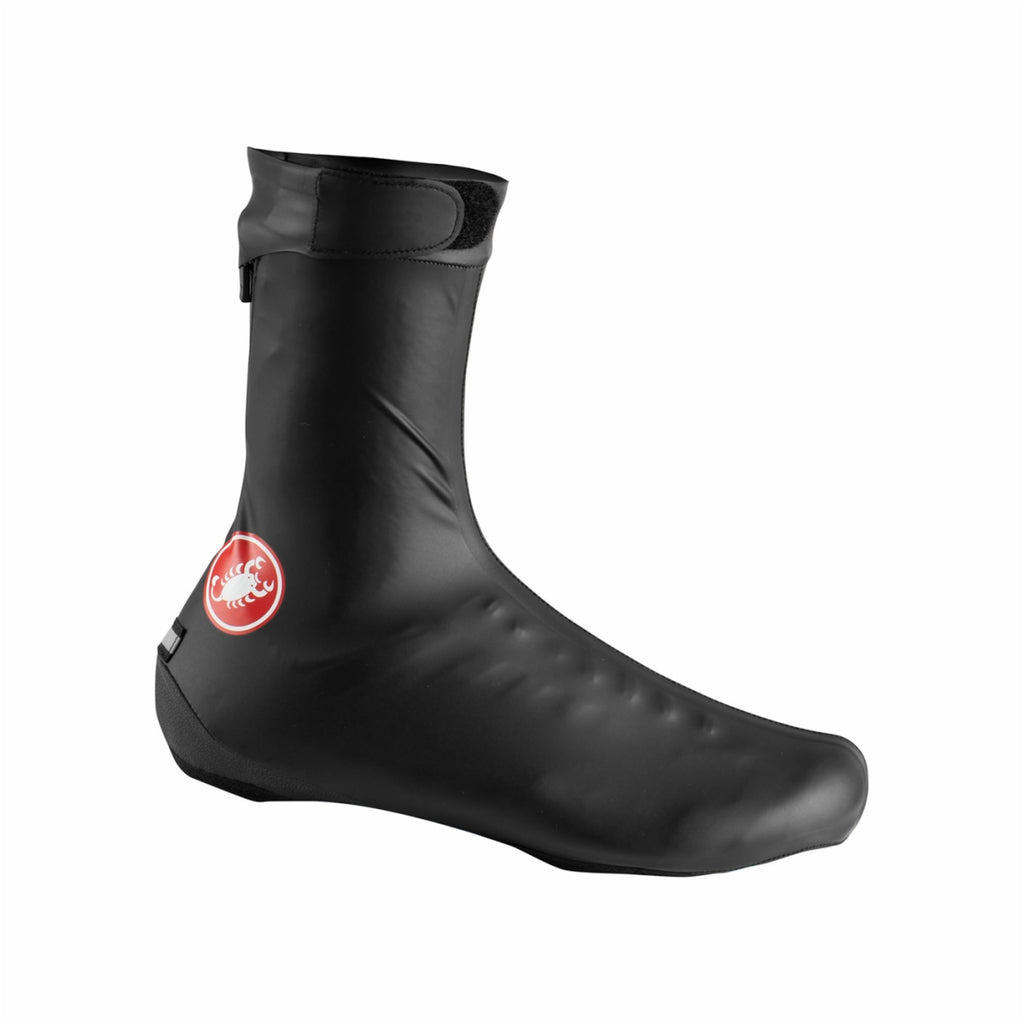 Black Castelli Pioggerella shoe covers designed for cycling, made to protect shoes from rain and wet conditions.