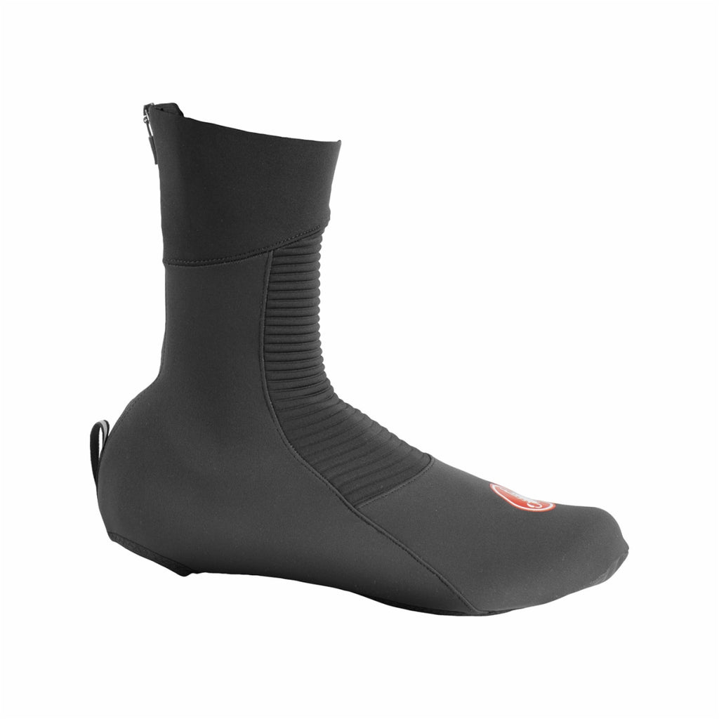 Black Castelli Entrata winter shoe covers, lightweight and waterproof, designed to keep cycling shoes dry in cold weather.