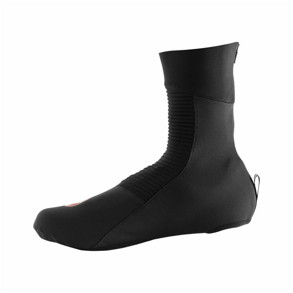 Black Castelli Entrata winter shoe covers designed for cycling, providing insulation and protection against cold weather.